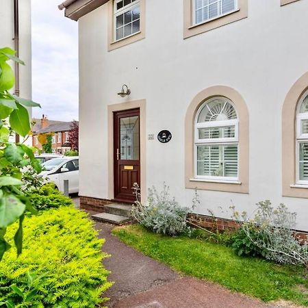 A Cheerful Three Bedroom House In Leafy Lytham Lytham St Annes Exterior foto