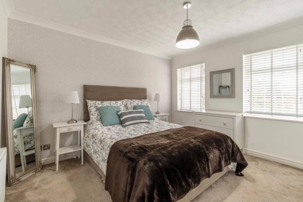 A Cheerful Three Bedroom House In Leafy Lytham Lytham St Annes Exterior foto